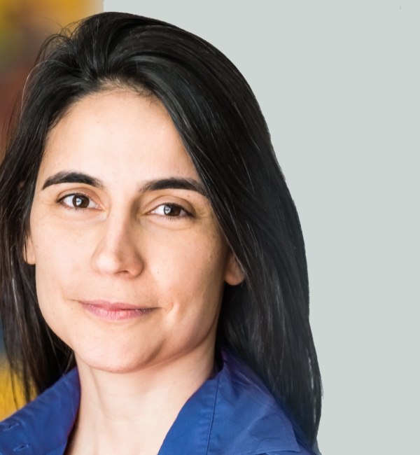 JULIA BACHA